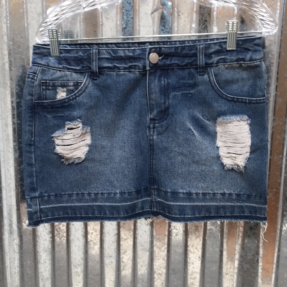 Refuge Distressed Denim Skirt 😁
